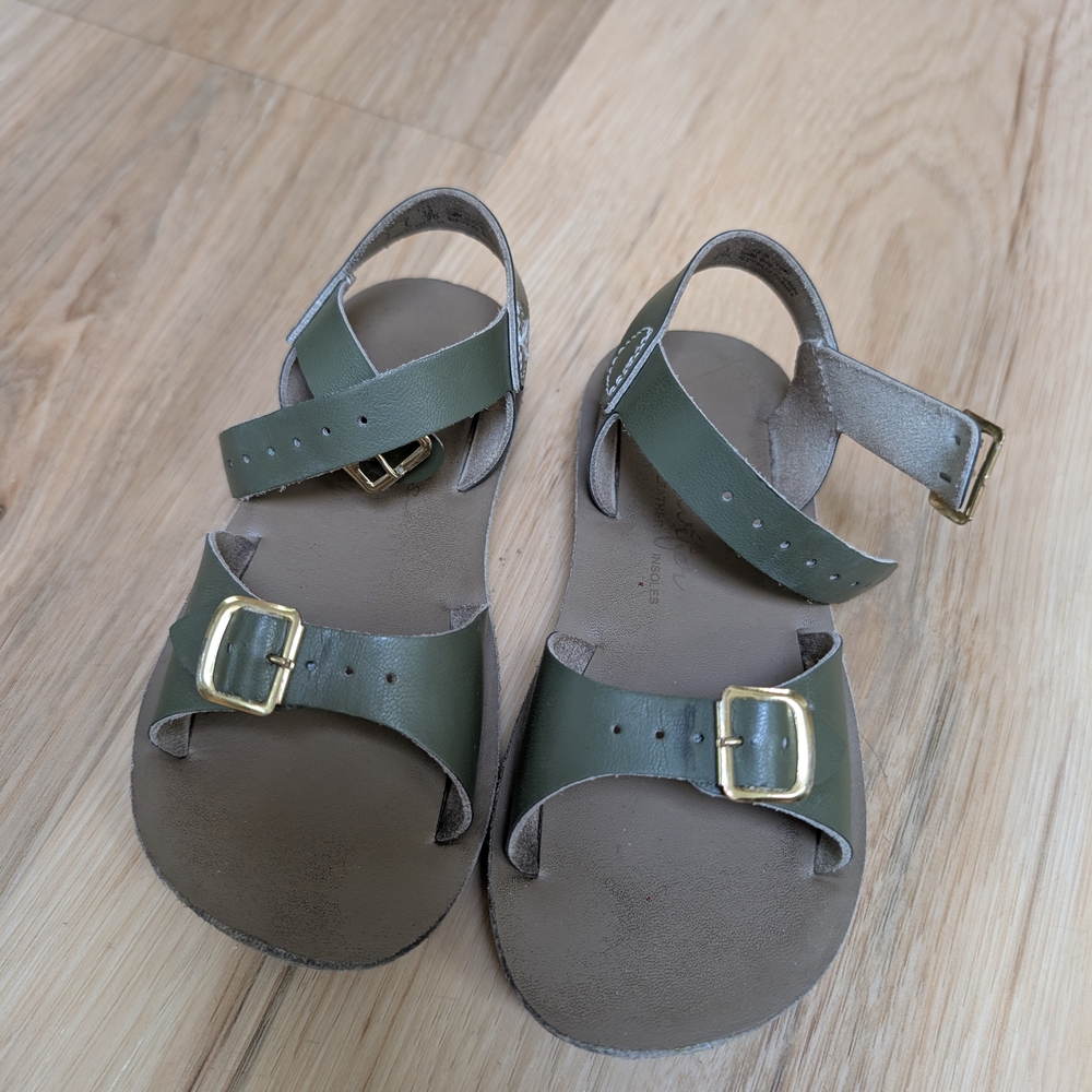 Saltwater Kids Green Sandals with Gold Buckles GUC